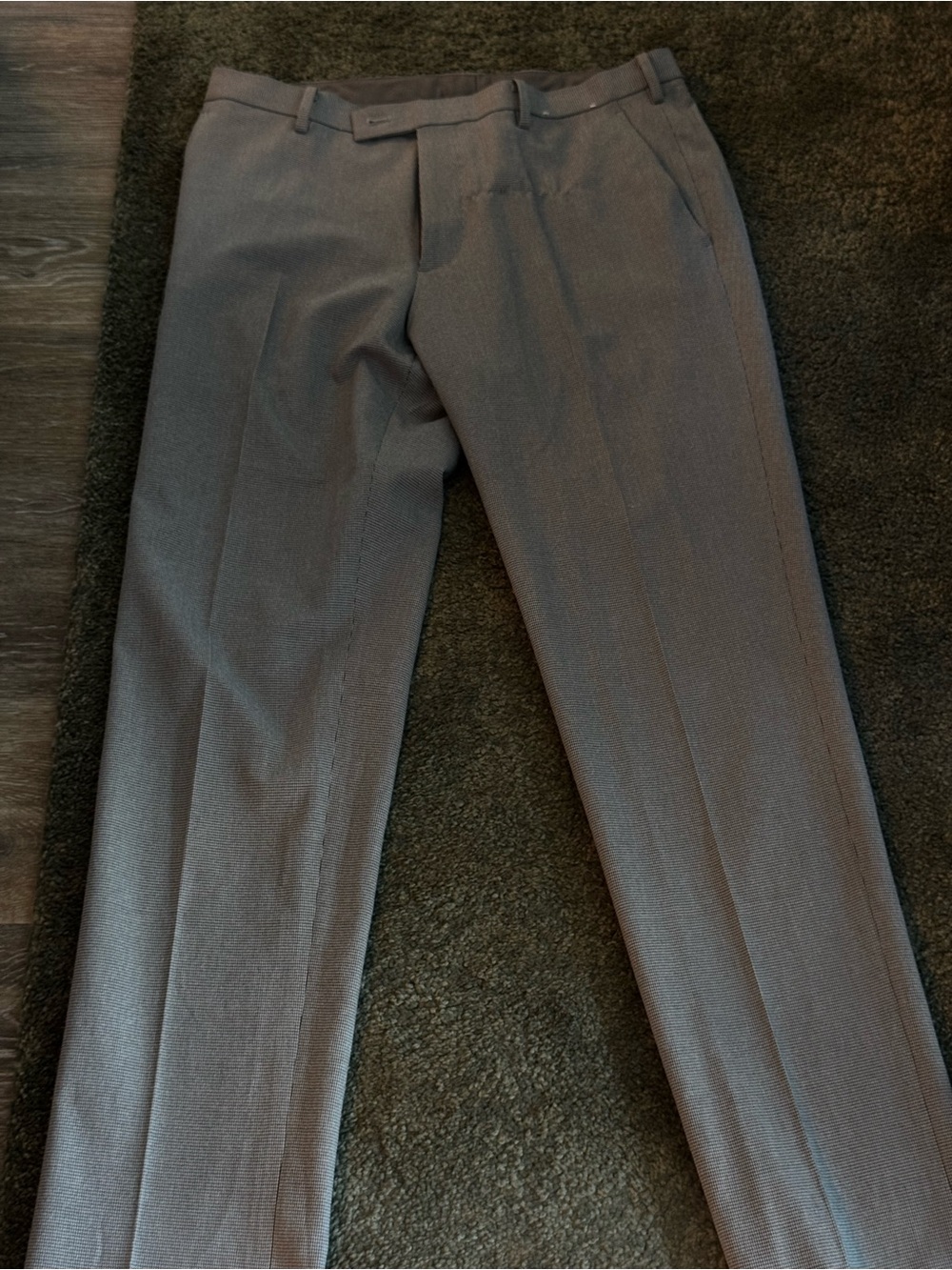 Uniqlo Men's Dress Pants in Gray Houndstooth